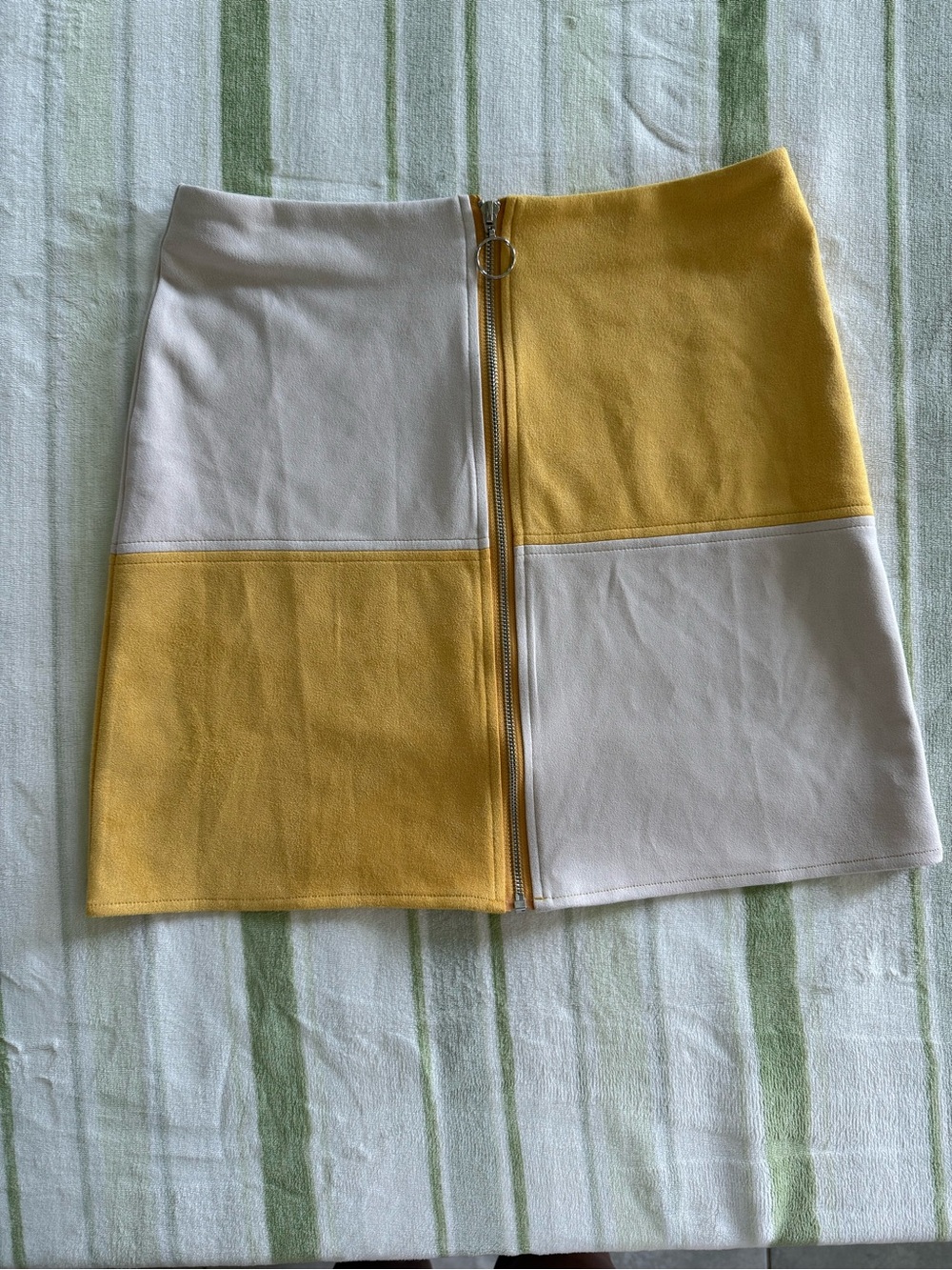 Fashion on Earth Retro Yellow & Cream Colorblock Mini Skirt with Front Zip